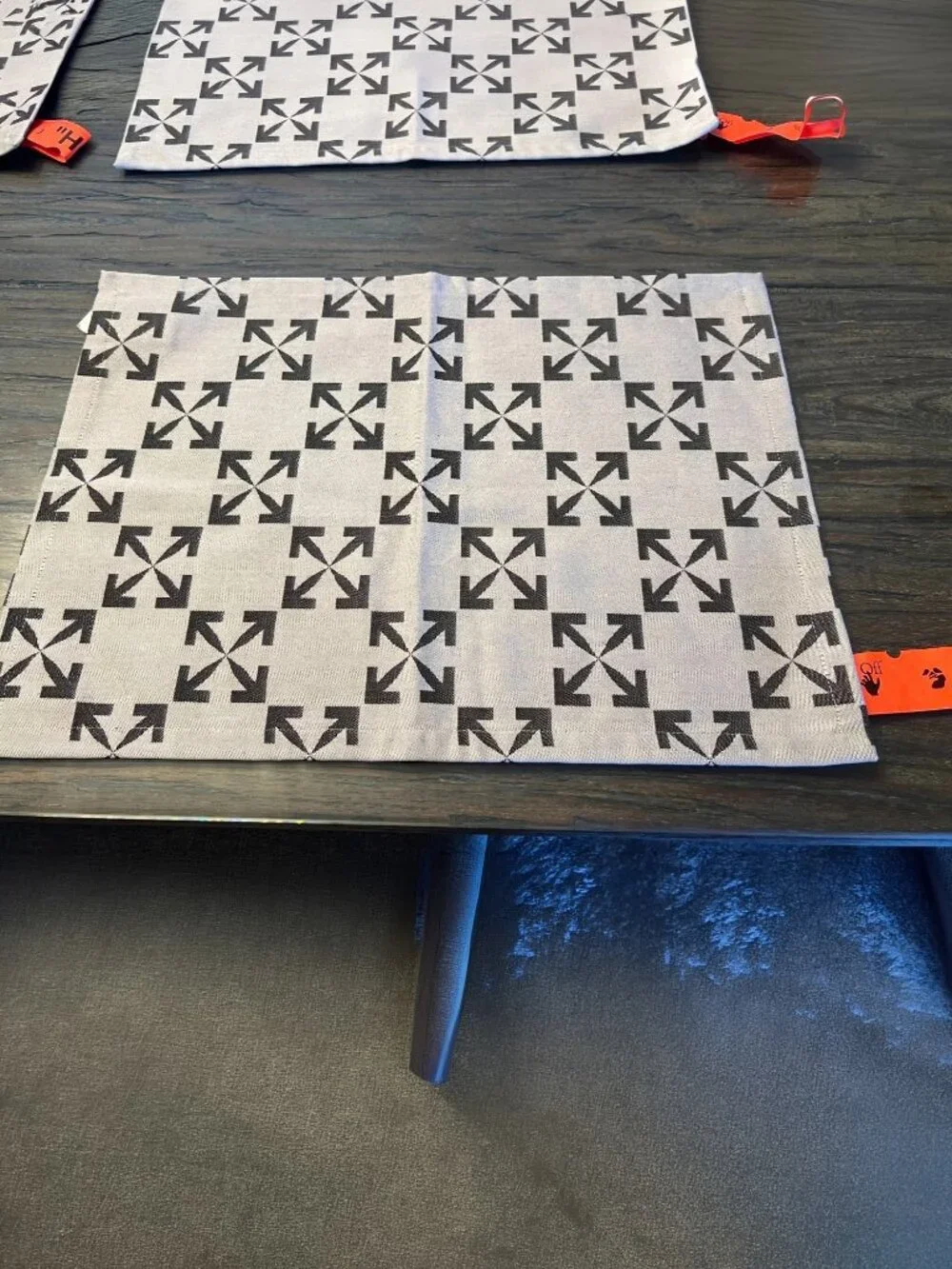 OFF-WHITE Arrows pattern table mat set (4 Pieces) BRAND NEW WITH TAGS